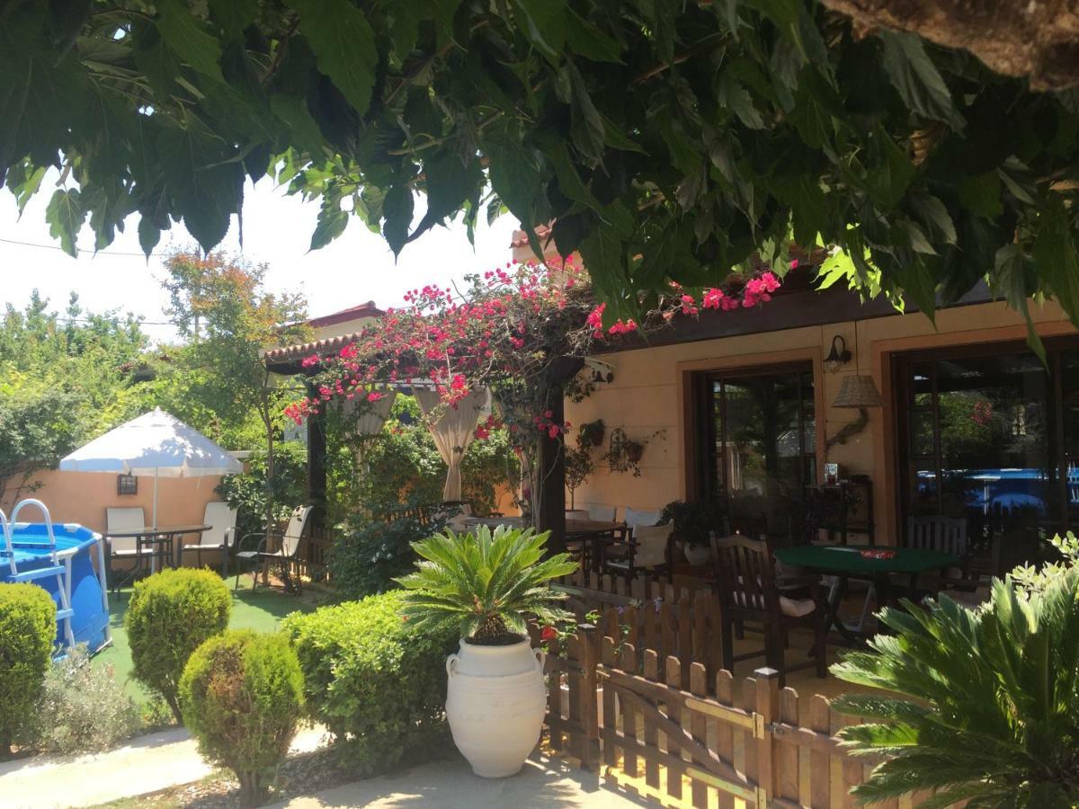 Rafina Great Feeling Villa Exterior foto